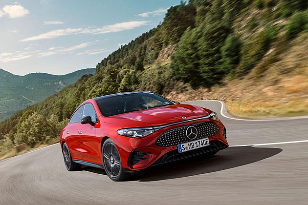 První jízda revolučním elektrickým mercedesem. CLA má dvě umělé inteligence