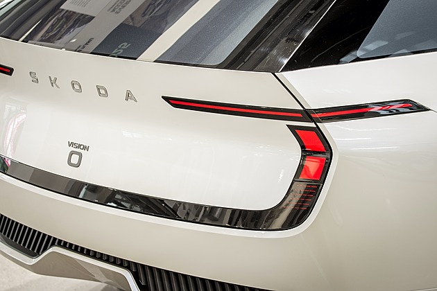 Budoucnost Škody: dilema mezi spalováky a elektrem a boj s Číňany