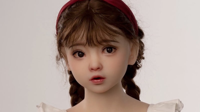 Dětské panenky k sexu. Francie řeší skandál, obchod prodával hračky „pro pedofily“