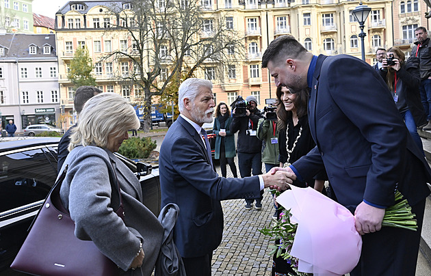 Prezident si prohlédl Císařské lázně, odpoledne zavítá do sklárny Moser