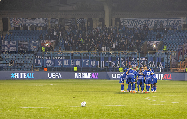 Pokuta i podmínka. UEFA trestá Sigmu za nepokoje fanoušků, Noah má stejný trest