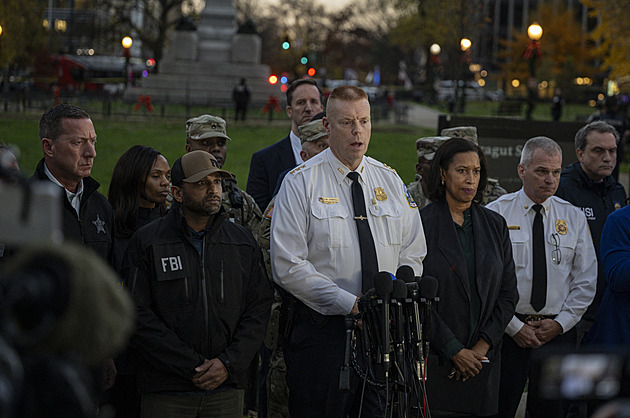 Podezřelým ze střelby na gardisty u Bílého domu je Afghánec. Dělal pro CIA