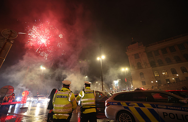 Až 500 tisíc za petardy, zákaz prodeje ve stánku. Novela o pyrotechnice zpřísňuje