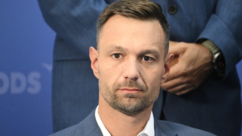 Další odchod z ODS: Stranu opouští jihočeský senátor Sýkora. Míří za hejtmanem Kubou