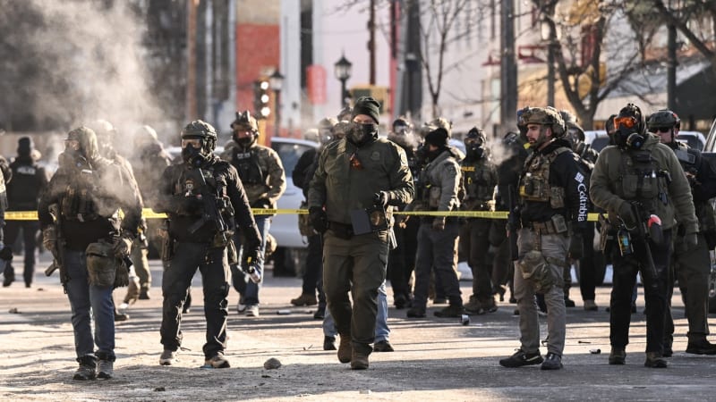 Krvavá lázeň v Minneapolisu připomíná občanskou válku. „Takhle vypadá fašismus,“ říká historik