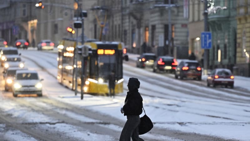Česko zasypává sněhová nálož. MAPA ukazuje, kolik napadne u vás
