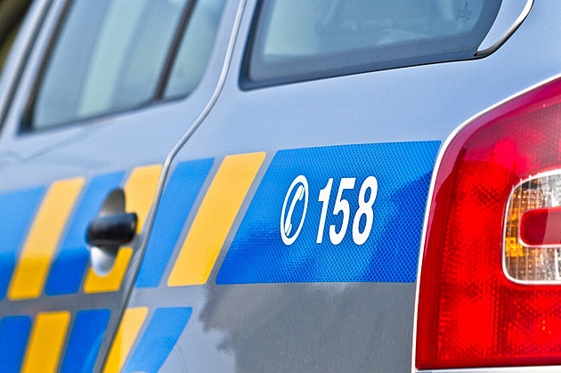 Policie obvinila tři lidi za podvody s elektronikou, škoda je přes čtyři miliardy