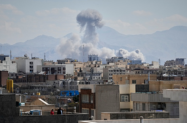 ONLINE: Útoky po celém Blízkém východě, terčem i Kypr. Trump hrozí velkou odvetou