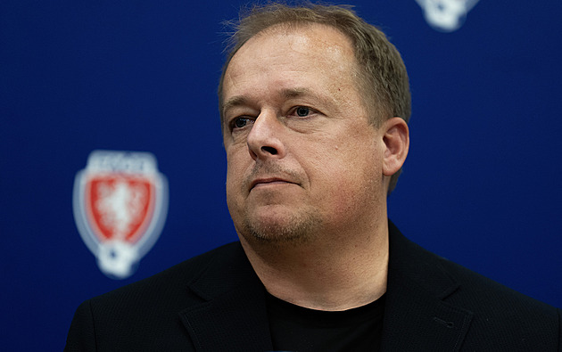 Šulc? Jsme optimisté, řekl Trunda. Mluvil i o smlouvě pro šéfa rozhodčích