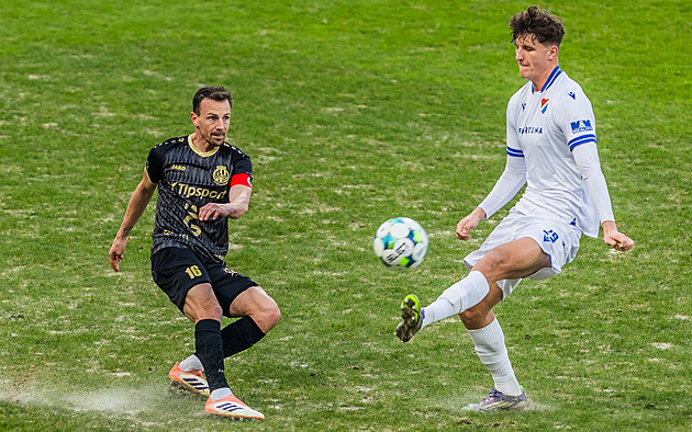 Hradec - Ostrava 0:1 po pen. Další drama v poháru, v osmé sérii rozhodl Chaluš