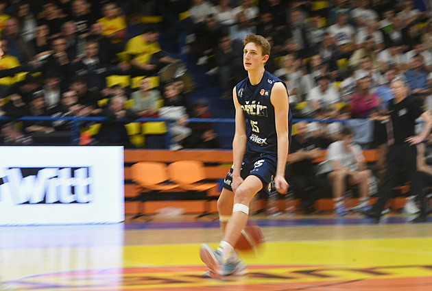 Ze skutečné války do sportovní. Houška po derby: Na rakety se snažím zapomenout