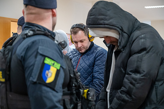 Vazba pro Prokeše ve fotbalové kauze je pravomocná, Býmovi a spol. běží lhůta