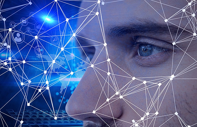 Uvěřil falešnému dentistovi a poslal mu čtvrt milionu na nové zuby. Lákadel přibývá