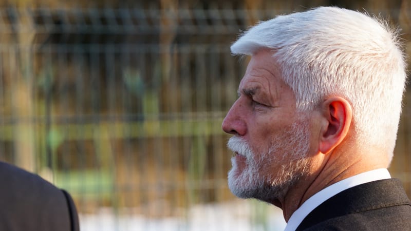 Pavel ostře proti Macinkovi: Ministr podle něj nemůže zakázat prezidentovi zastupovat zemi