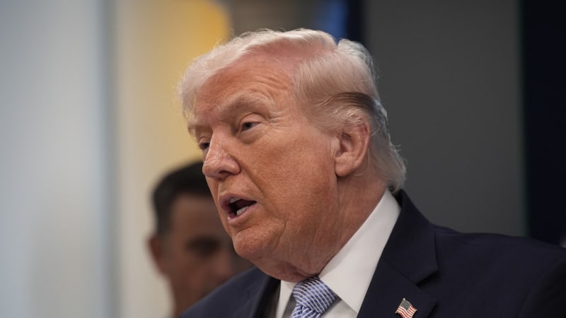 Večer zemře celá jedna civilizace, varuje Trump. Mluví o klíčovém momentu dějin