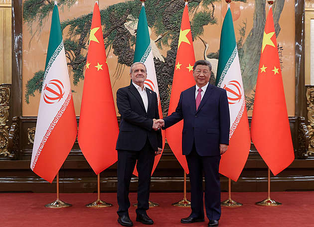 Neruš nepřítele, který chybuje. Jak Čína přechytračila USA a těží z války v Íránu