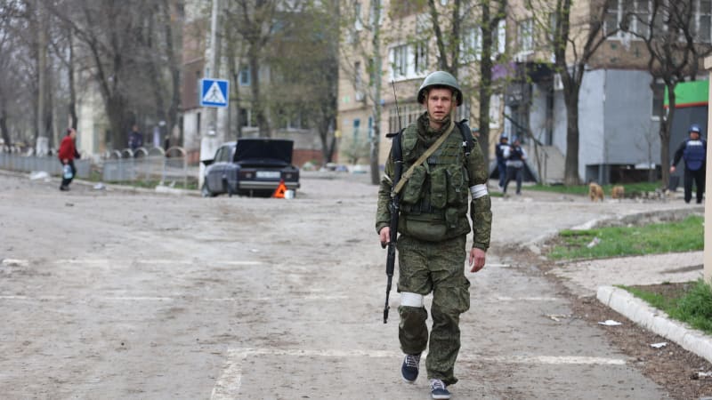 Ruští vojáci si válečnou brutalitu vozí i domů. V zemi roste počet vražd a znásilnění