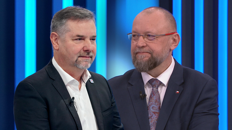 Cesta na Tchaj-wan lidi nezajímá, míní Koten. Babišův holding dluží Číně, tvrdí Bartošek