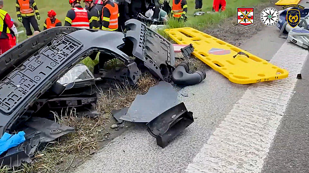 Hrdina Dan. Kamioňák zabránil převrácení auta, zaškrtil ruku po amputaci a ještě hasil