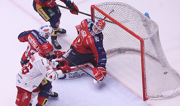 ONLINE: Třinec - Pardubice 4:4. Vypjatý šestý zápas, začíná prodloužení