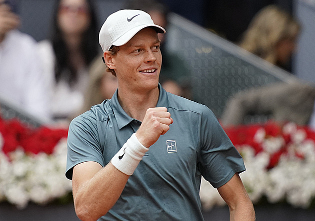 Sinner zničil Zvereva, má titul i rekord Masters. Siniaková získala trofej ve čtyřhře