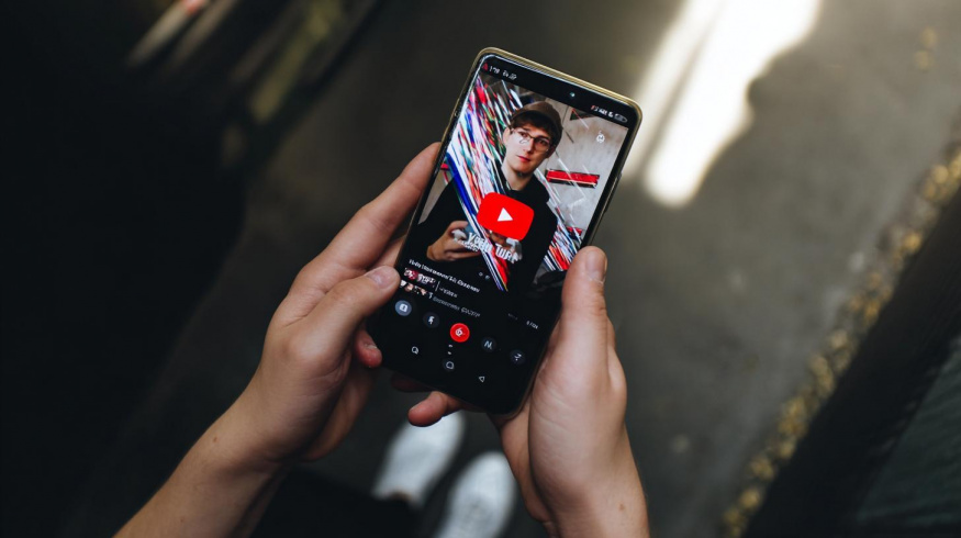 Konec vašich AI klonů na YouTube! Platforma s nimi rázně zatočila novou funkcí