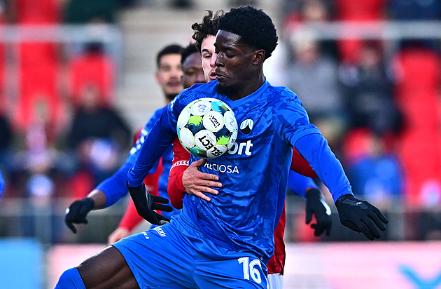 Přestupová bomba se blíží. N’Guessan a Diakité míří do Slavie, potvrdil Kováč