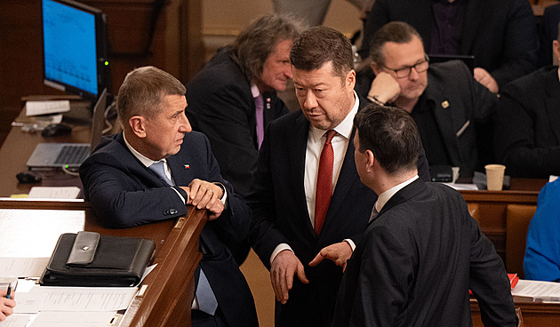 Vládní politici o opatření ÚS: Nezvykle rychlý verdikt, podjatý soud, ústavní puč