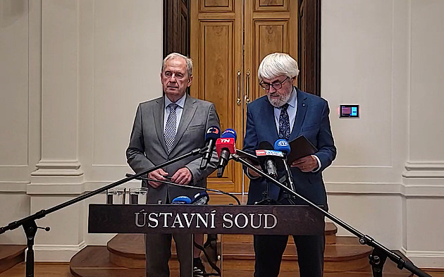 VIDEA TÝDNE: Válka o summit, pátrání po ozbrojenci a matka vražedkyně