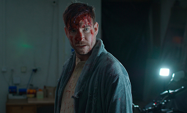 RECENZE: Tahle česká párty je DEAD. Ale nemusela by, kdyby vynechala zombie